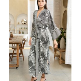 Халат женский длинный Mia-Amore AVELINA 5129, Цвет: черно-белый, Размеры: 2XL/3XL