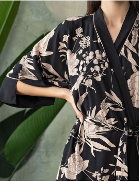 Халат из тканой вискозы Mia-Amore RENE 5113, Цвет: цветы на черном, Размеры: S/M, изображение 5