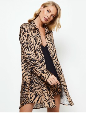 Рубашка-халат из вискозы Aruelle SHANI, Цвет: черный/латте, Размеры: XS, изображение 3