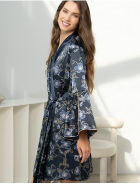 Короткий халат из шелка Mia-Amore ROXOLANA 4373, Цвет: темно-синий, Размеры: 2XL/3XL, изображение 3