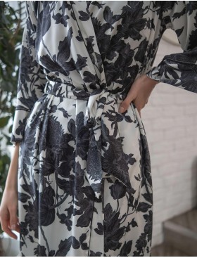 Шёлковый длинный халат Mia-Amore GLADIS 4119, Цвет: черно-белый, Размеры: 4XL/5XL, изображение 4