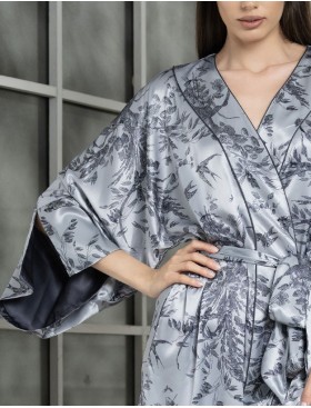 Халат шёлковый короткий Mia-Amore ARGENTA 4233, Цвет: стальной, Размеры: 2XL/3XL, изображение 5