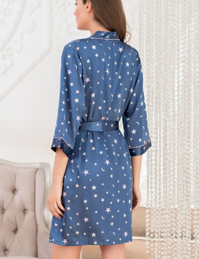Короткий атласный халат с принтом Mia-Mella STARS 7073 синий, Цвет: синий, Размеры: L/XL, изображение 2