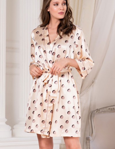 Атласный халат в горох Mia-Mella JULIA PRINT 7073 ванильный, Цвет: ванильный горошек, Размеры: 2XL/3XL, изображение 3