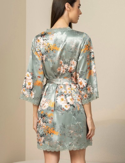 Короткий халат с цветами Mia-Amore AZALIA 4413, Цвет: серебристый, Размеры: L/XL, изображение 2 Короткий халат с цветами Mia-Amore AZALIA 4413, Цвет: серебристый, Размеры: L/XL, изображение 2