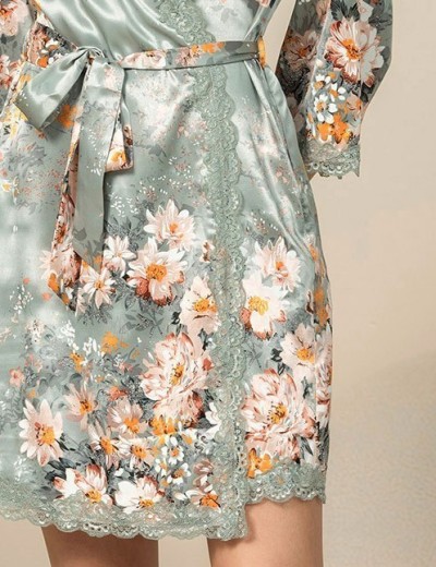 Короткий халат с цветами Mia-Amore AZALIA 4413, Цвет: серебристый, Размеры: L/XL, изображение 5 Короткий халат с цветами Mia-Amore AZALIA 4413, Цвет: серебристый, Размеры: L/XL, изображение 5