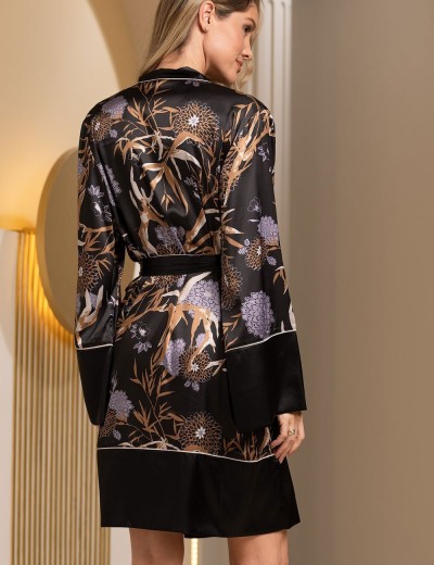 Короткий шелковый халат Mia-Amore SABINA 4293, Цвет: черный, Размеры: S/M, изображение 2 Короткий шелковый халат Mia-Amore SABINA 4293, Цвет: черный, Размеры: S/M, изображение 2