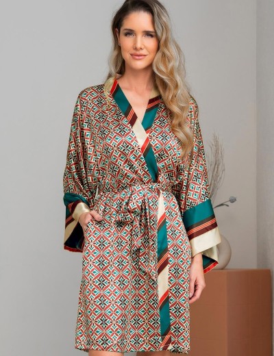 Короткий шёлковый халат Mia-Amore BRIANNA 4333, Цвет: мультицвет, Размеры: 2XL/3XL, изображение 3 Короткий шёлковый халат Mia-Amore BRIANNA 4333, Цвет: мультицвет, Размеры: 2XL/3XL, изображение 3