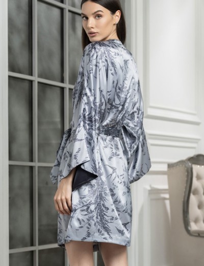 Халат шёлковый короткий Mia-Amore ARGENTA 4233, Цвет: стальной, Размеры: 2XL/3XL, изображение 2