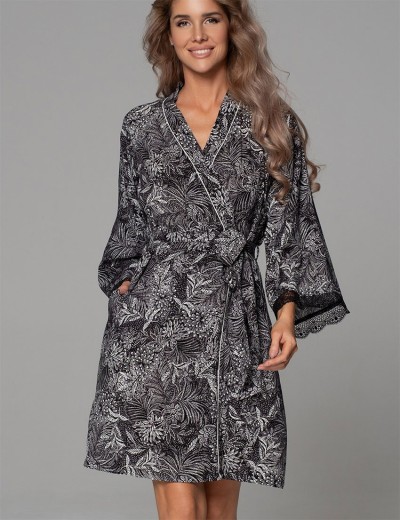 Короткий запашной халат Mia-Amore JOLINE 5583, Цвет: черный, Размеры: 2XL/3XL Короткий запашной халат Mia-Amore JOLINE 5583, Цвет: черный, Размеры: 2XL/3XL