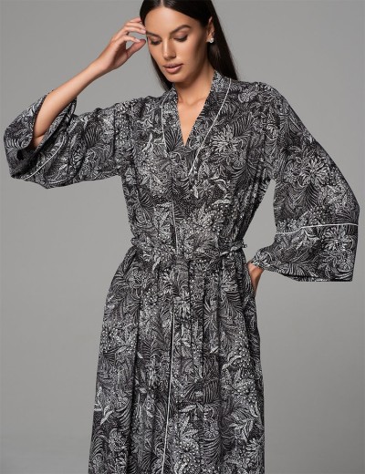 Длинный запашной халат Mia-Amore JOLINE 5589, Цвет: черный, Размеры: 2XL/3XL Длинный запашной халат Mia-Amore JOLINE 5589, Цвет: черный, Размеры: 2XL/3XL