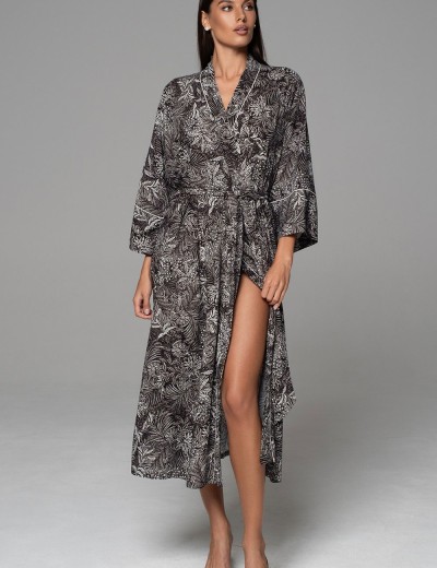 Длинный запашной халат Mia-Amore JOLINE 5589, Цвет: черный, Размеры: 2XL/3XL, изображение 3 Длинный запашной халат Mia-Amore JOLINE 5589, Цвет: черный, Размеры: 2XL/3XL, изображение 3
