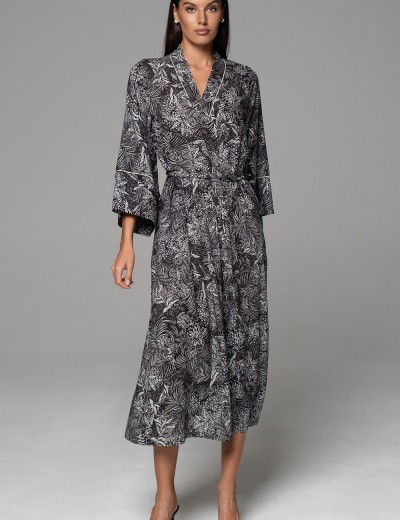 Длинный запашной халат Mia-Amore JOLINE 5589, Цвет: черный, Размеры: 2XL/3XL, изображение 4 Длинный запашной халат Mia-Amore JOLINE 5589, Цвет: черный, Размеры: 2XL/3XL, изображение 4