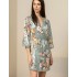 Короткий халат с цветами Mia-Amore AZALIA 4413, Цвет: серебристый, Размеры: L/XL, изображение 4 Короткий халат с цветами Mia-Amore AZALIA 4413, Цвет: серебристый, Размеры: L/XL, изображение 4
